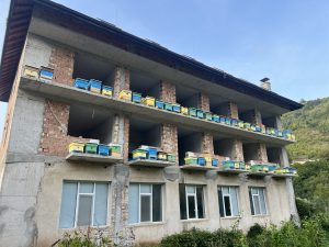 Платформите затягат правилата за съдържание, генерирано от AI