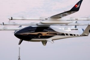 Чуждестранни посетители приветстват речни плувци в Гуейджоу