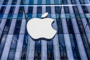 Продажбите на Apple в Китай спадат amid AI преговори