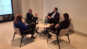 Вицепремиерът Караджов и еврокомисарят Апостолос Дзидзикостас обсъдиха ускоряване на транспортните връзки по оста Север