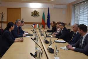 Министър Дилов обсъди с посланика на Чехия у нас нови възможности за разширяване на двустранните икономически отношения