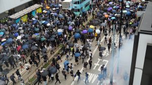 Висшият католически свещеник в Хонконг призовава младите нарушители да получат „втори шанс“