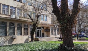 Две катастрофи в Плевенско: БМВ блъсна 70-годишна пешеходка в Чомаковци, а кола се запали след сблъсък с трактор край Комарево–Подем